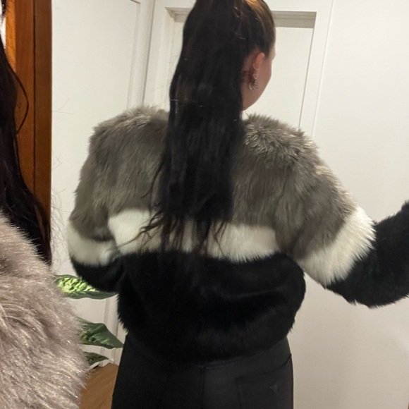 Faux Fur Jacket - Picture 6 of 8